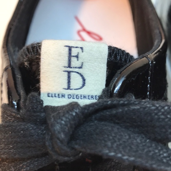 Ellen DeGeneres Black Sneakers with Heart Size 9.5 - Picture 4 of 10